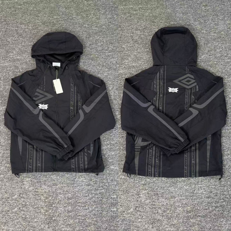 Vintage Windbreaker Nylon - Винтажная черная куртка-ветровка Mertra с принтом